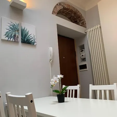 Bilocale Di Ringhiera In Corso Como/garibaldi Апартаменты *