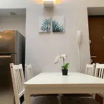 Bilocale Di Ringhiera In Corso Como/garibaldi Daire