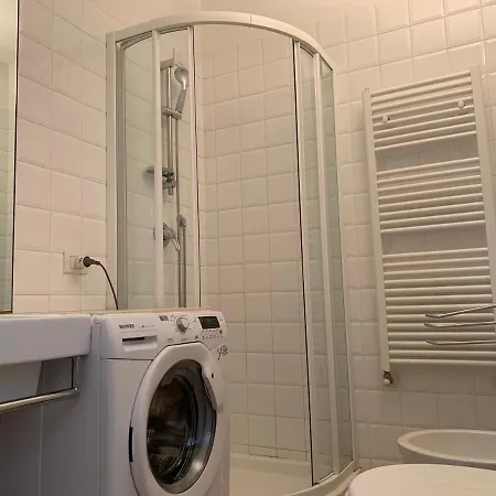 Apartment Bilocale Di Ringhiera In Corso Como/garibaldi Milan